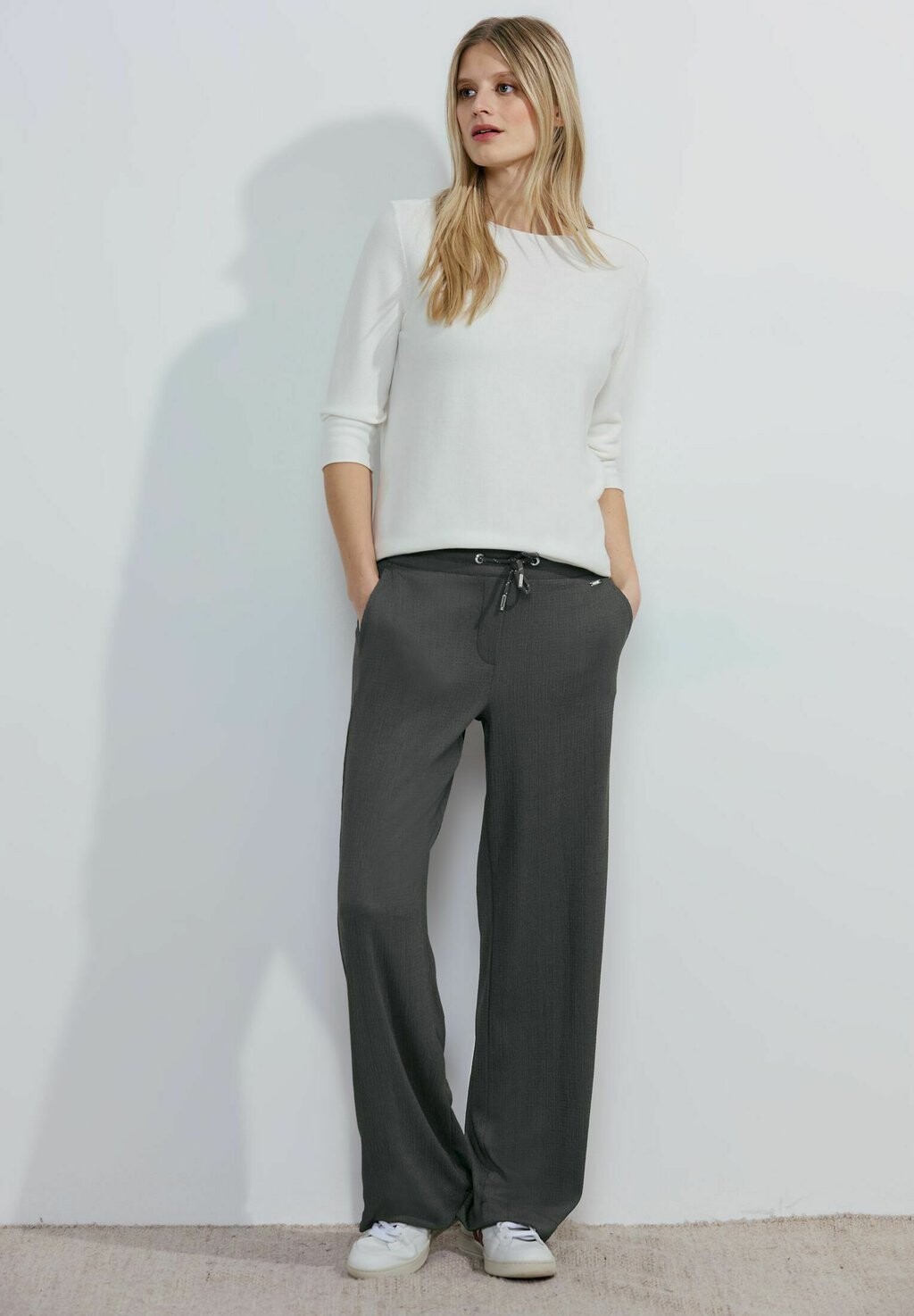 

Брюки из ткани LOOSE FIT Cecil, цвет grün