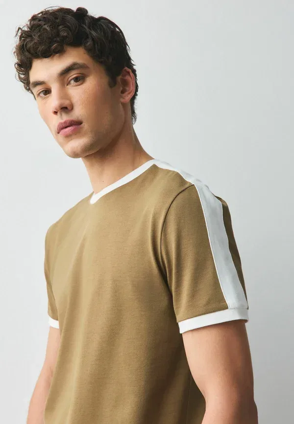 Футболка Regular Fit, Next, over arm stripe ringer t-shirt, хаки-зеленый — фото 4