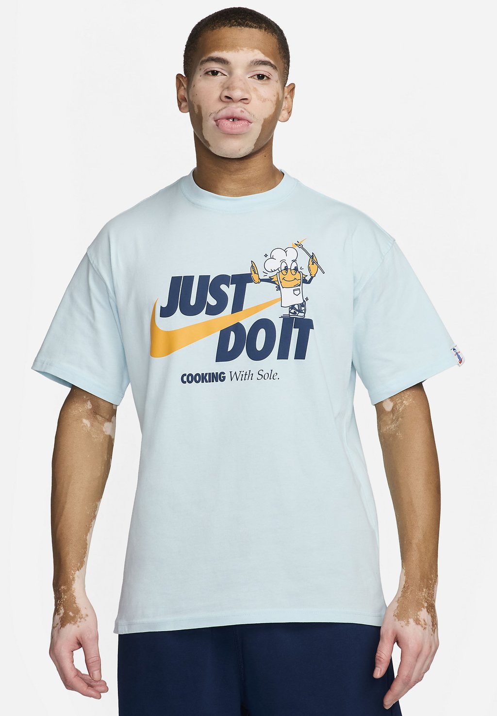 

Футболка с принтом MAX Nike Sportswear, синий