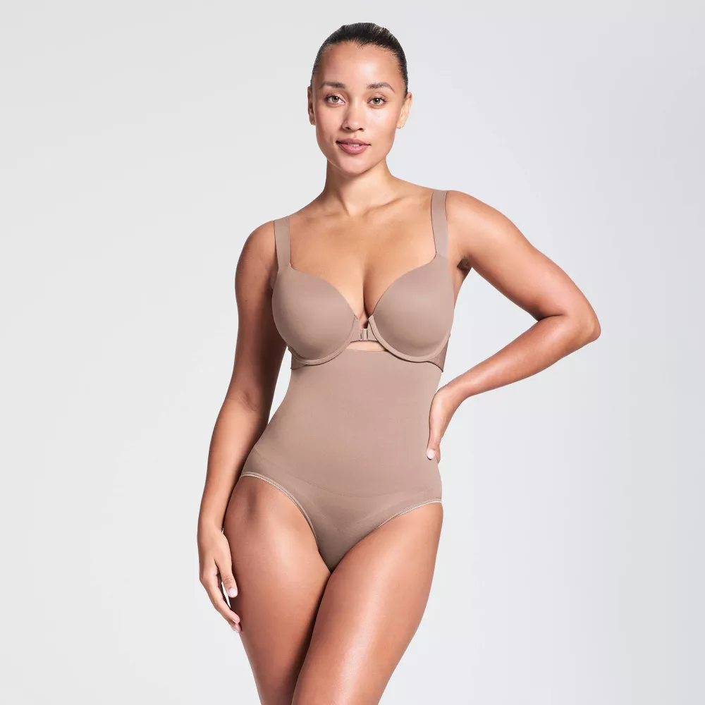 

ASSETS by SPANX Женские утягивающие трусы с высокой талией, выдающиеся результаты, цвет Medium Beige