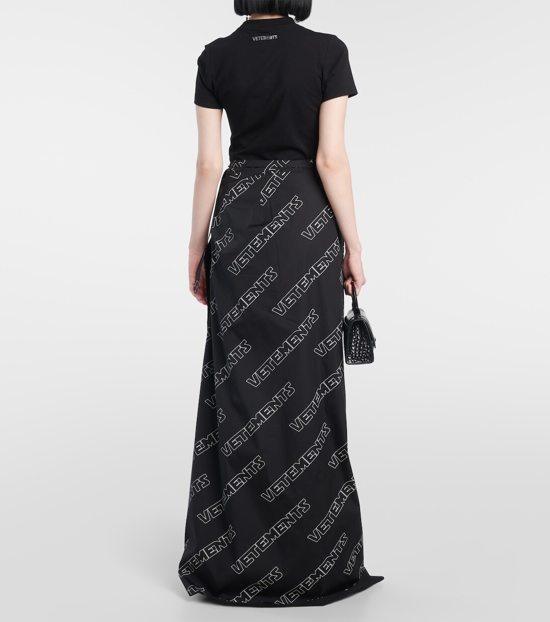 Хлопковая юбка с запахом и логотипом Vetements, черный — фото 3