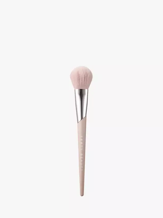 Кисть для скульптурирующего бронзера 195 Fenty Beauty