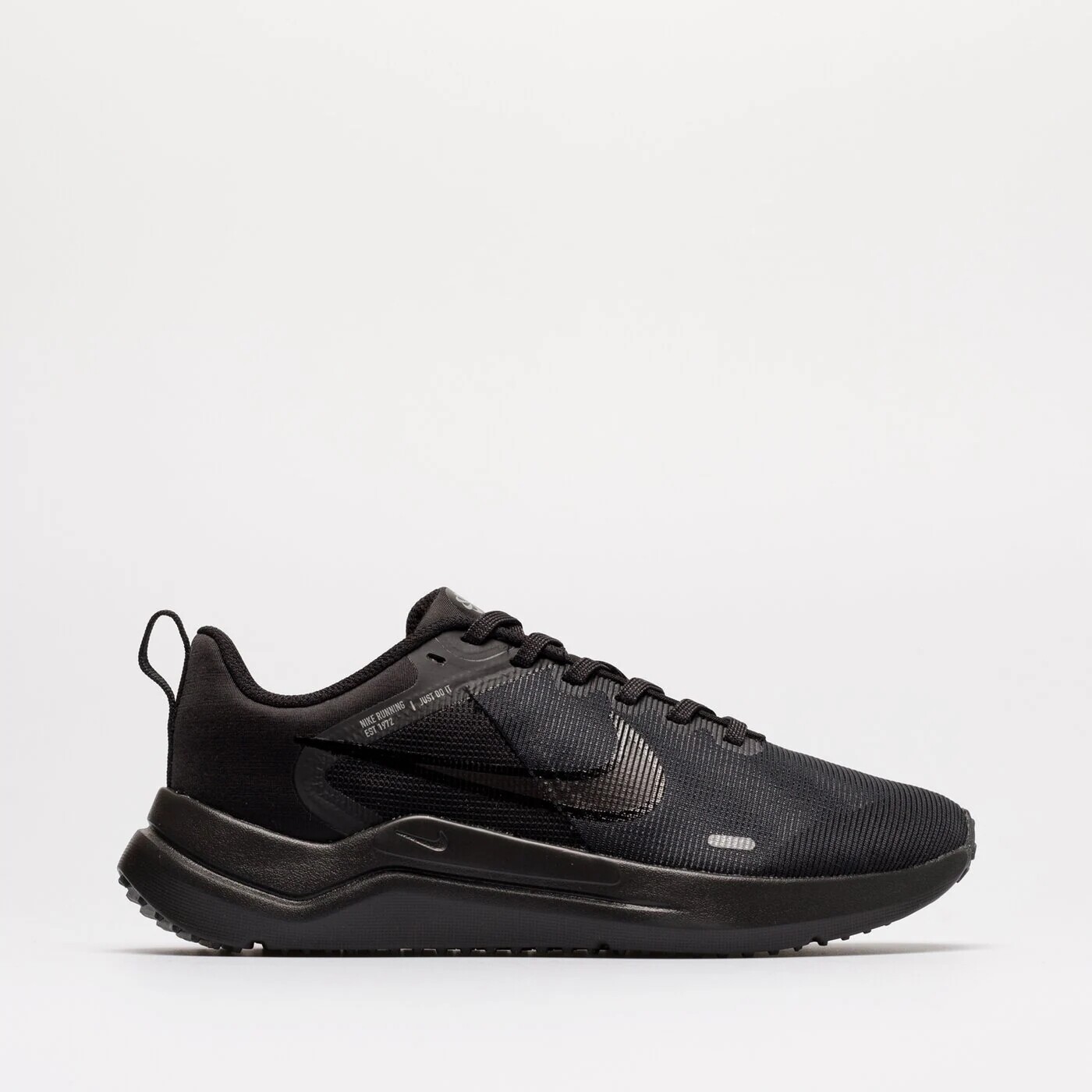 

Кроссовки Nike DownShifter 12, черный