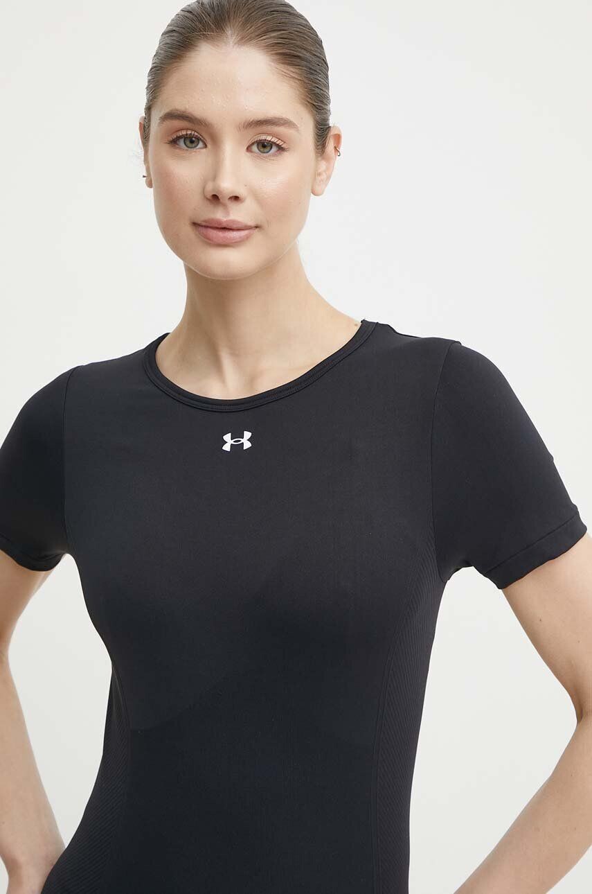 

Тренировочная футболка Under Armour, черный