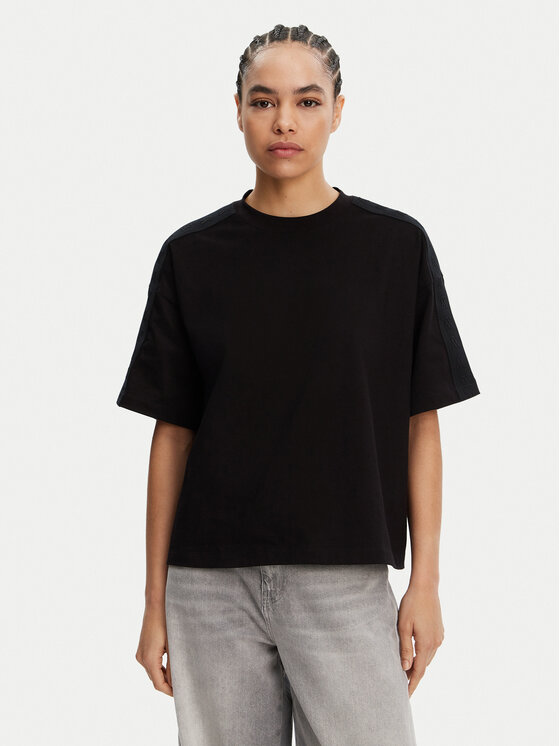 

Футболка свободного кроя XW000514 AF11930 UC001 Armani Exchange, черный