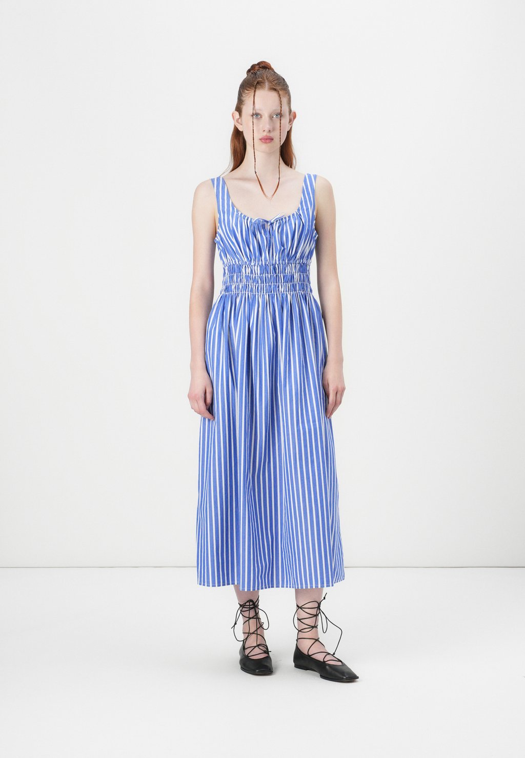 

Повседневное платье SMOCKED MIDI DRESS GAP, синий