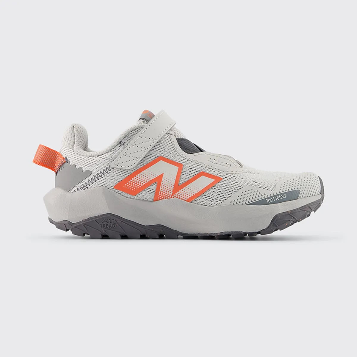 

Детские трейл-раннинг кроссовки DYNASOFT Nitrel v6 с шнуровкой Bungee и верхним ремешком New Balance, серый