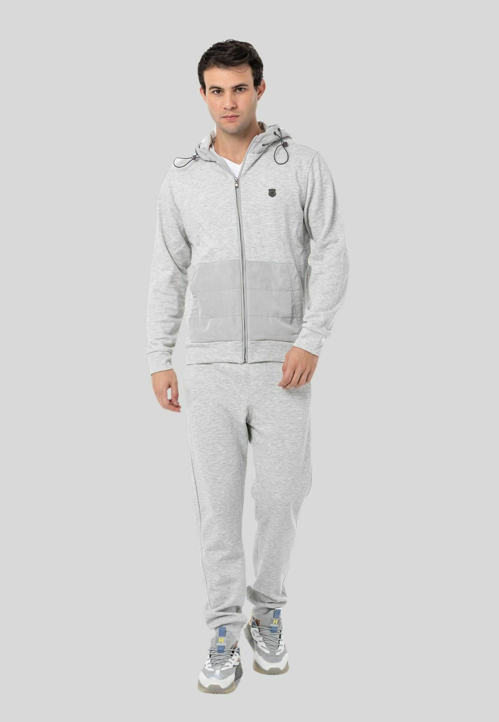 

Спортивный костюм HOME Cipo & Baxx, серый