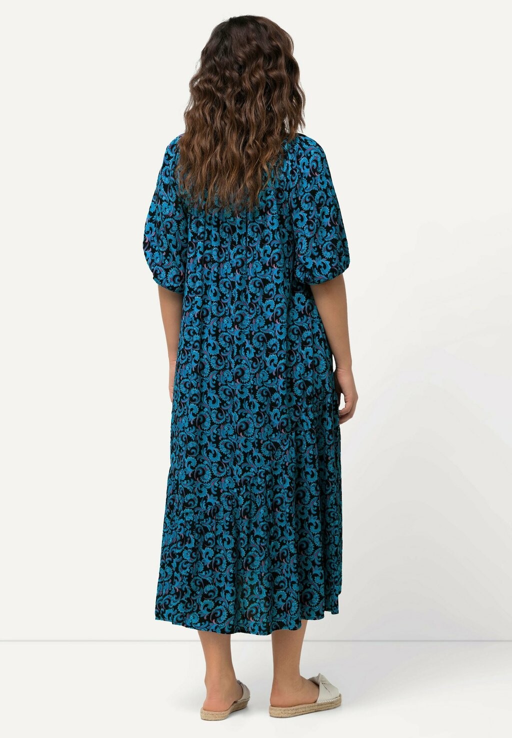 

Дневное платье PAISLEY SHORT SLEEVE MIDI Ulla Popken, темно-синий