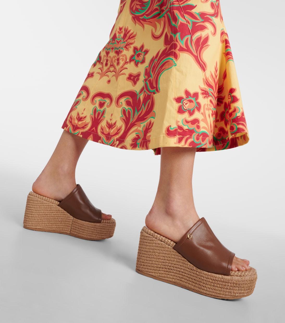Туфли-мюли из кожи и рафии на танкетке Gianvito Rossi, Cuoio+Naturale — фото 4