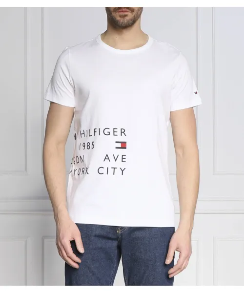 

Футболка с надписью «Вне места работы» Slim fit Tommy Hilfiger, белый
