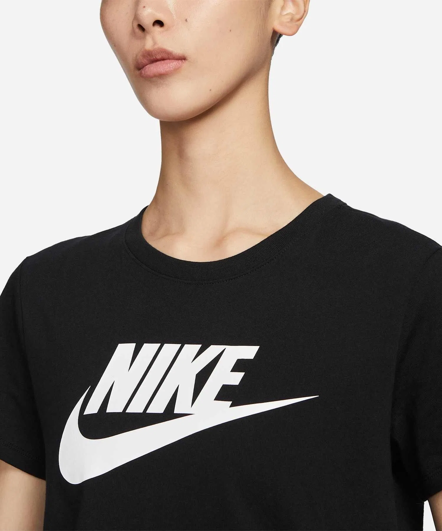 Унисекс футболка Nike Sportswear Essentials с логотипом чёрная — фото 3
