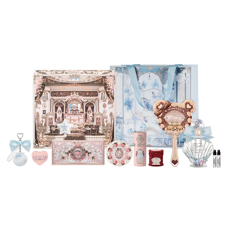 

Набор косметики Sweetheart Box из коллекции Strawberry Cupid Natural Matte Adherent Flower Knows, cupid fable