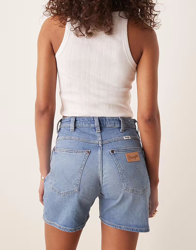 

Джинсовые шорты Wrangler 5 дюймов в ковбойском стиле светло-голубого цвета