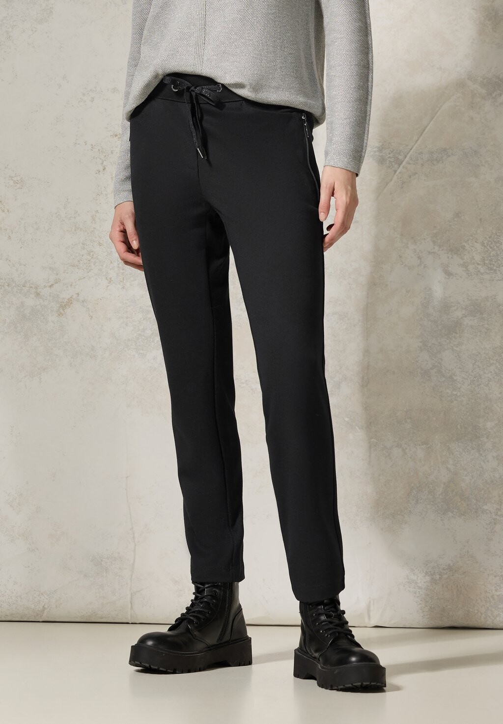 

Брюки MIT ZIPPER DETAILS Cecil, черный