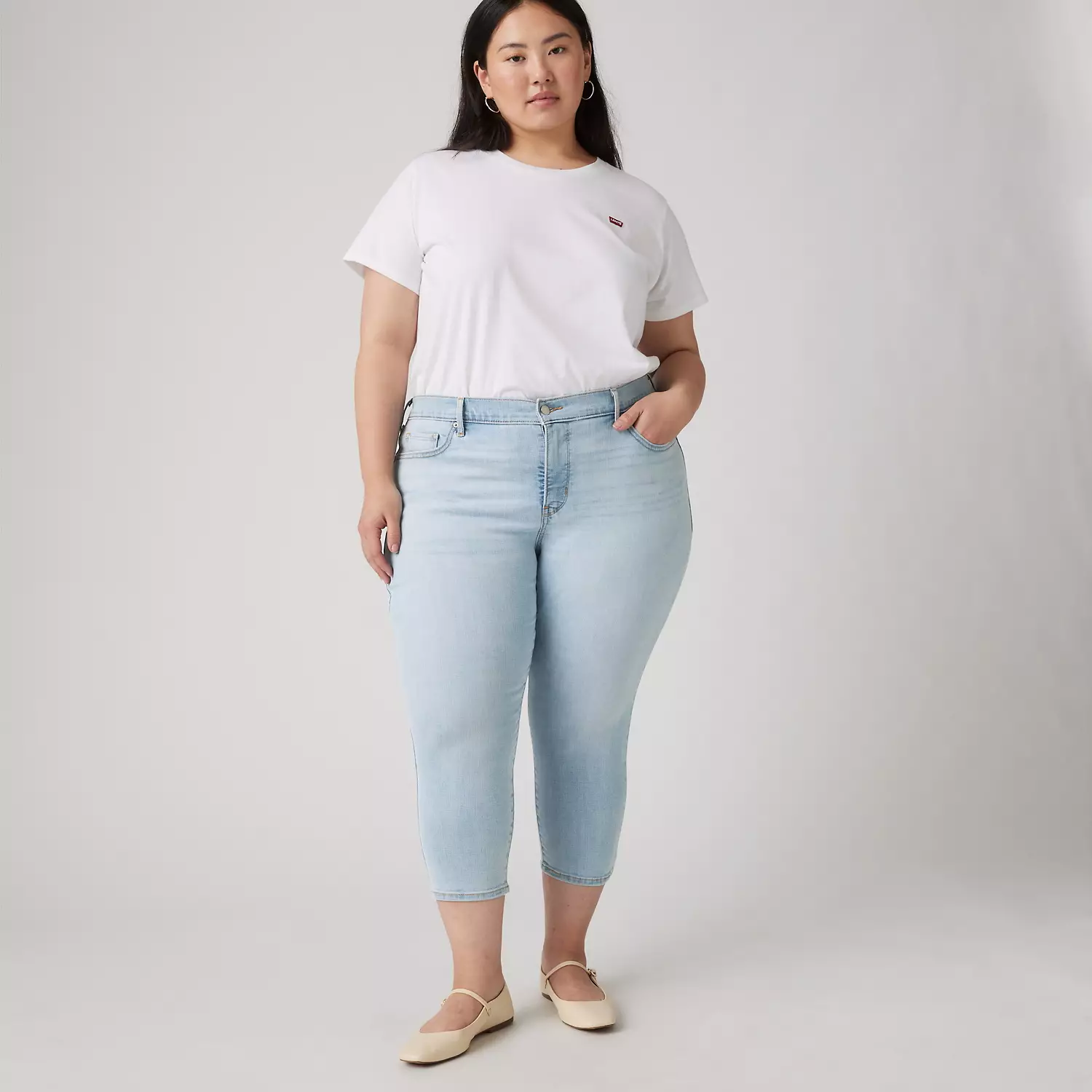 

Женские джинсы-капри 311 Shaping Skinny (размер Plus) Levi's, цвет Hold It Down Plus - Light Wash