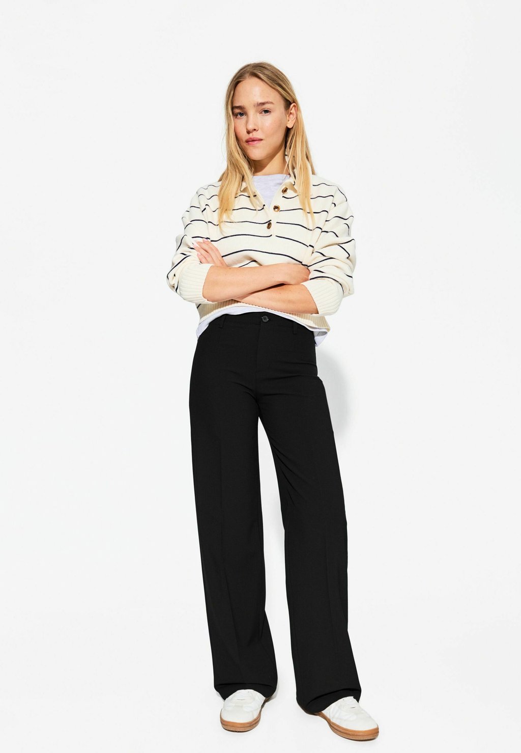 

Брюки WIDE LEG Bershka, черный
