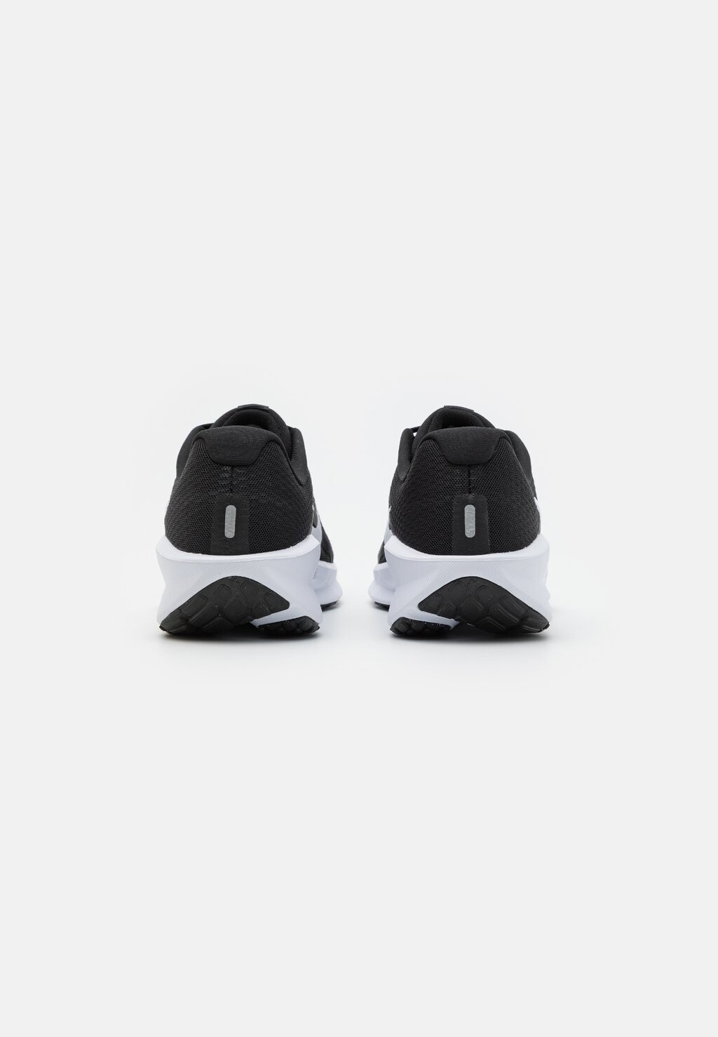 Кроссовки нейтрального цвета Downshifter 13 Nike, цвет black/white/dark smoke grey — фото 3