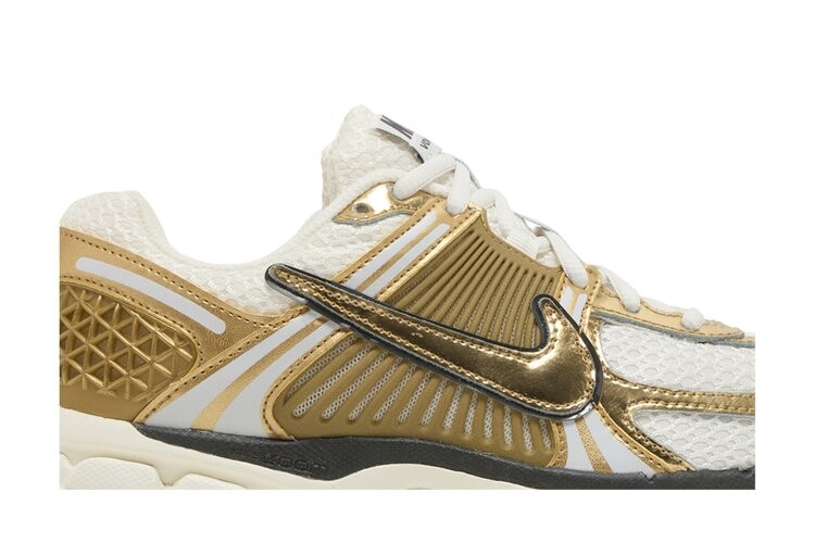 Кроссовки Nike Wmns Air Zoom Vomero 5, золотой — фото 2