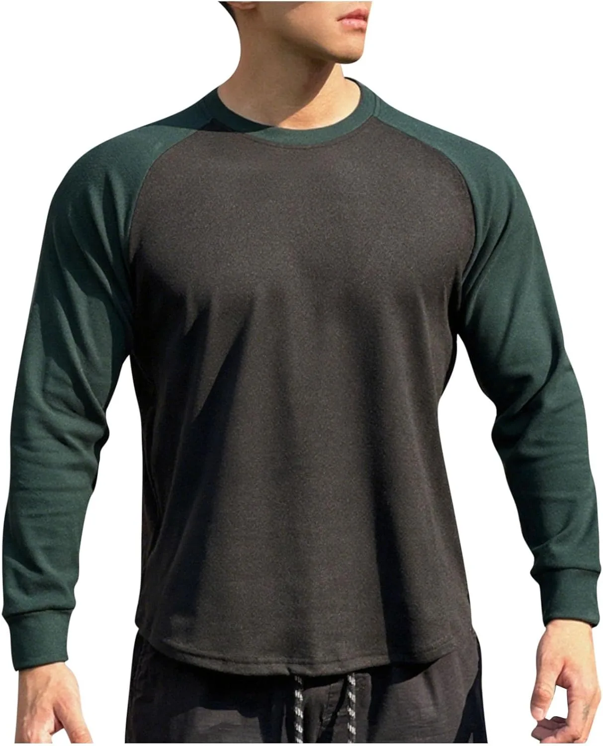 

Мужская футболка с регланными рукавами и цветными блоками