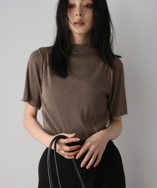 

Топ плиссированный с коротким рукавом Girly Doll, цвет мокко