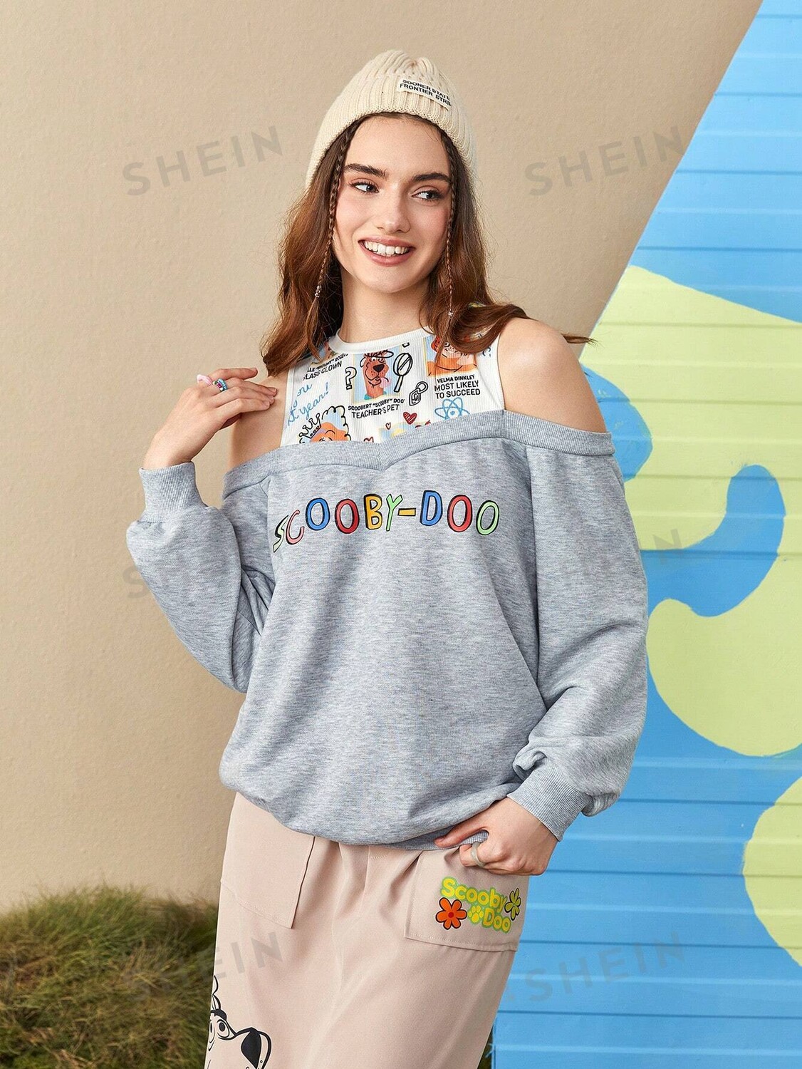 

Толстовка Shein с открытыми плечами и графическим рисунком, светло-серый