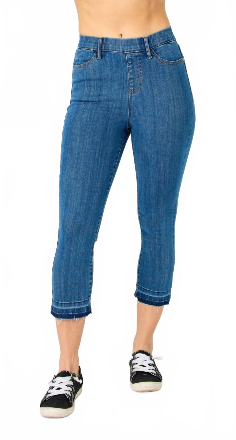 

Judy Blue Джинсовые капри синего цвета