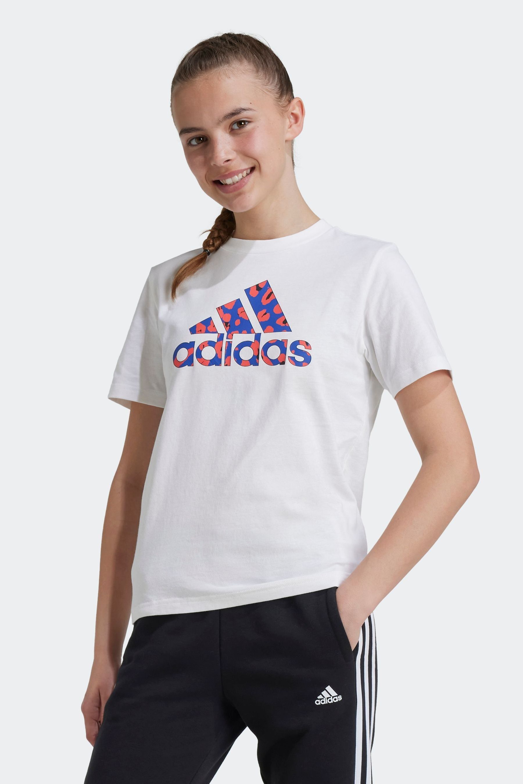 

Футболка с принтом животных для молодежи Adidas, белый