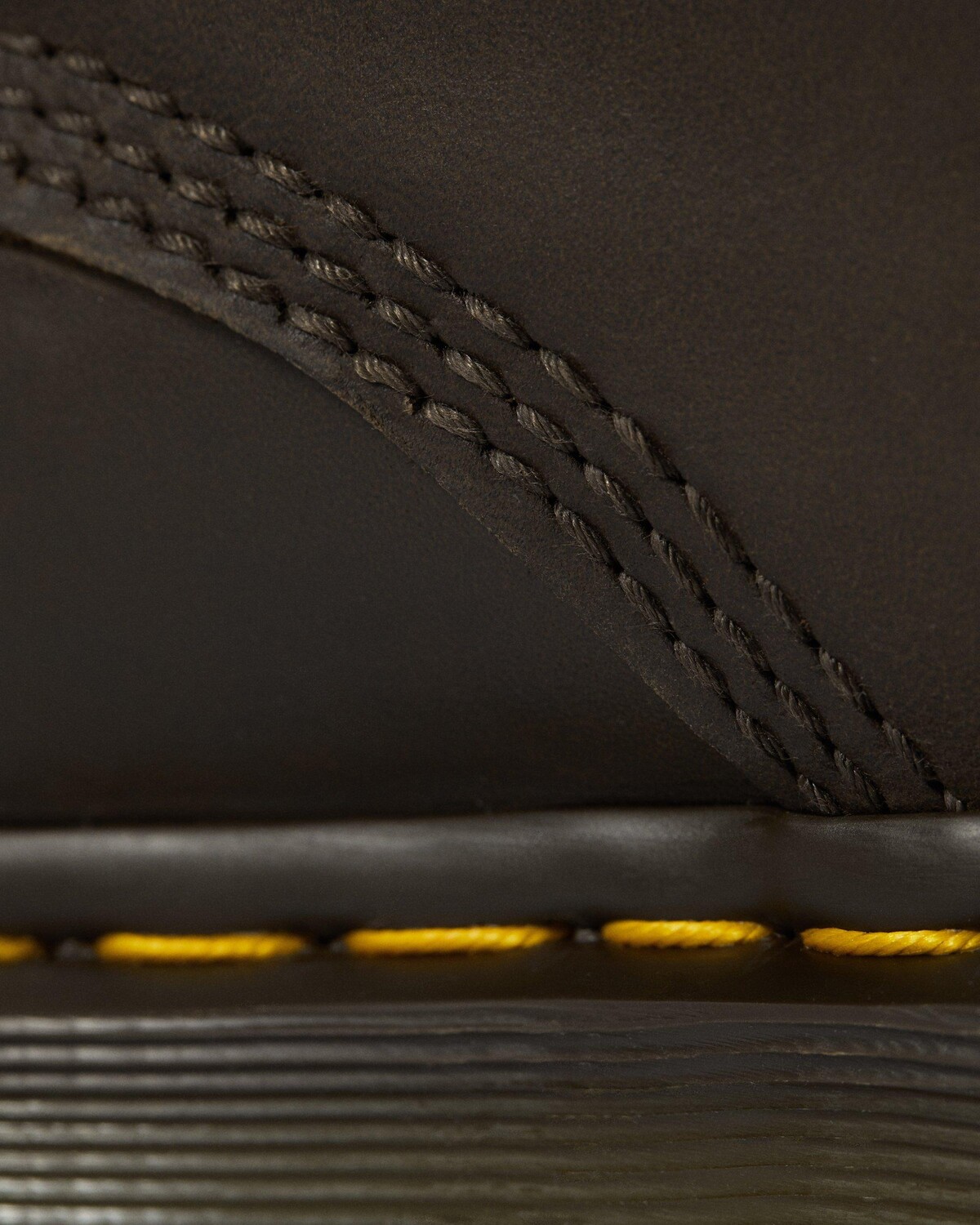 Ботинки мужские Dr. Martens Crazy Horse кожаные на шнуровке, коричневый — фото 3