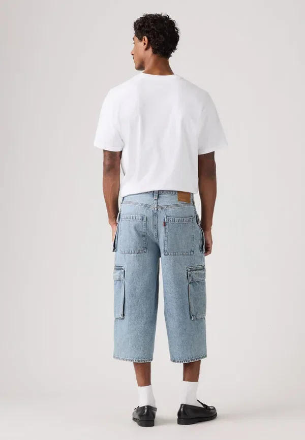 Джинсовые шорты Levi'S, модель 478 baggy capri cargo denim shorts, цвет излишек делюкс — фото 3
