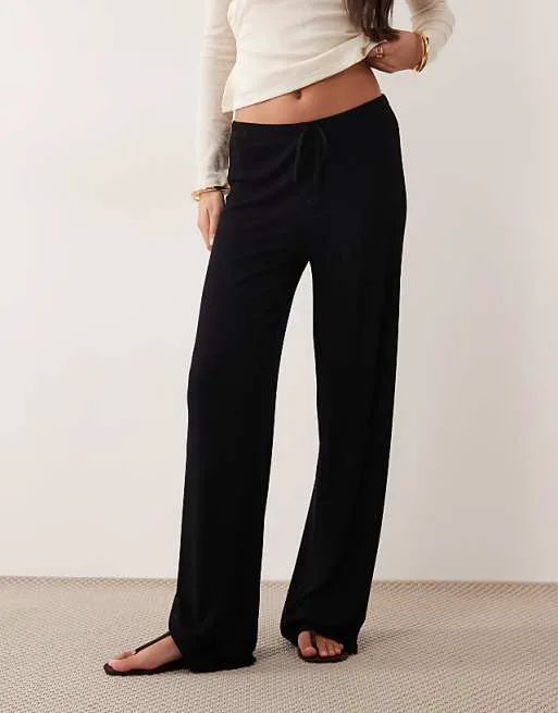 

Черные широкие брюки ASOS DESIGN