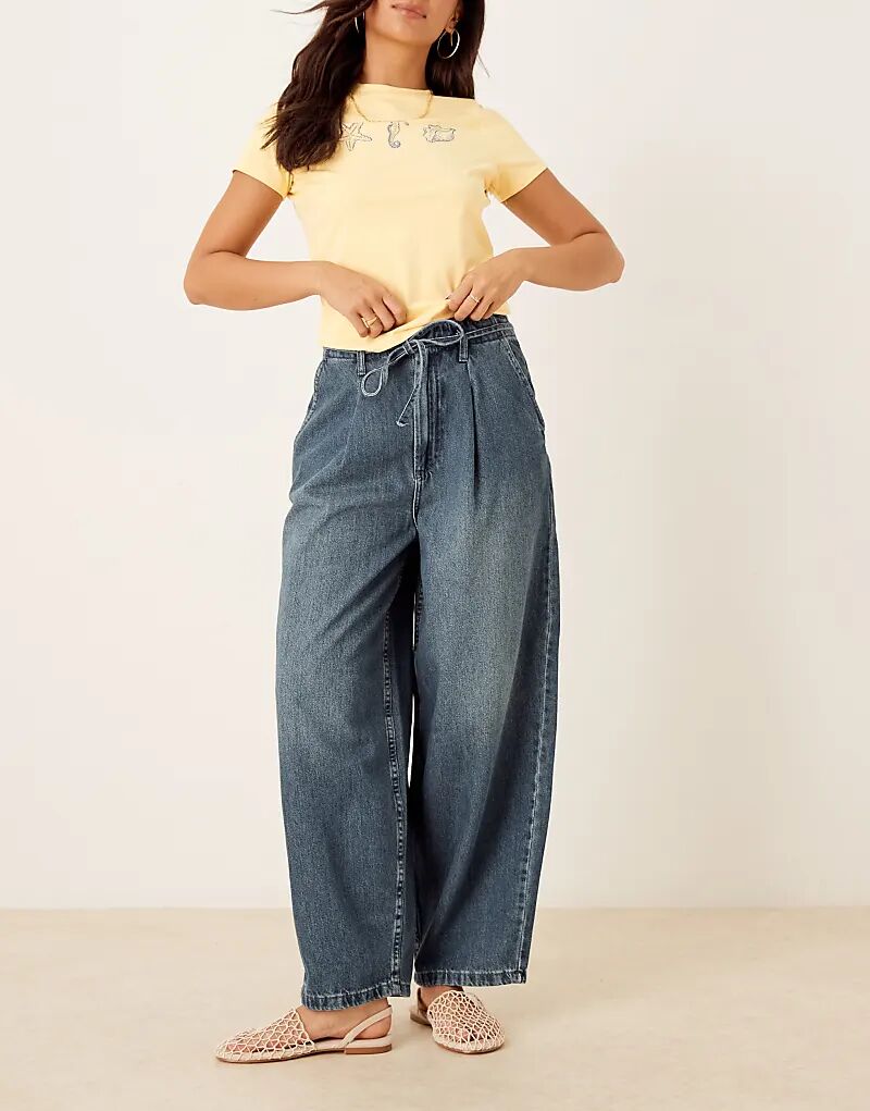 

Мягкие джинсы ASOS DESIGN с поясом, темного цвета
