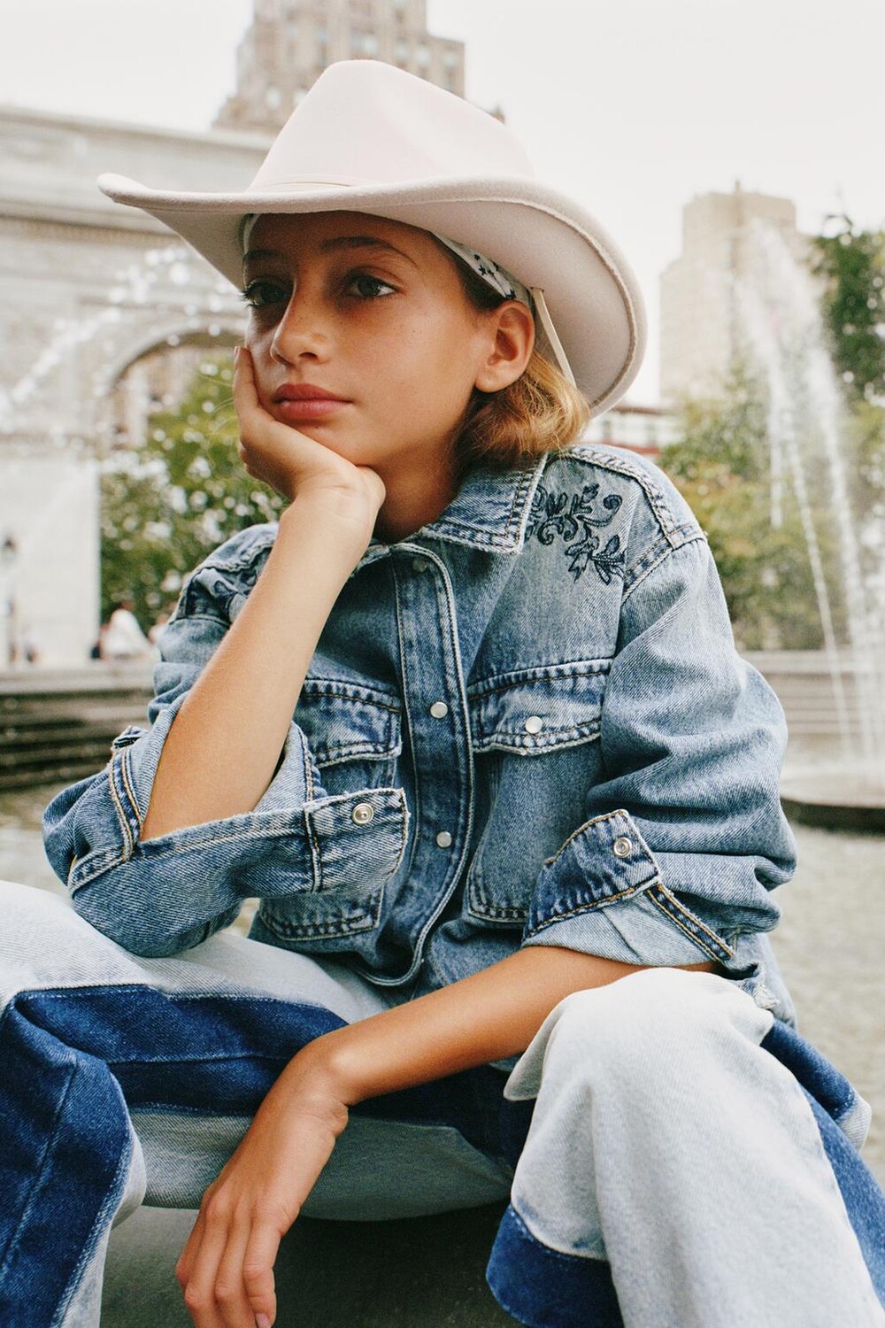 

Рубашка из джинса с вышивкой ZARA, синий