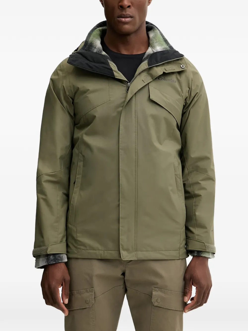 

Куртки Columbia, зеленый