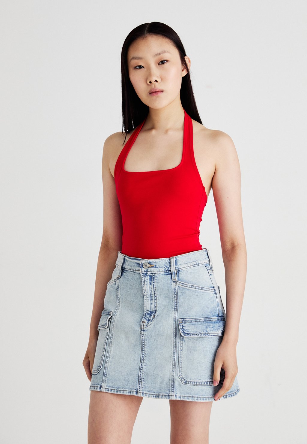 

Топ SQUARE NECK HALTER Weekday, красный