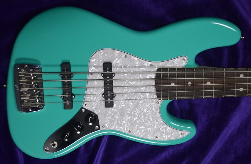 

Басс гитара G&L JB-5, Belair Green / Rosewood