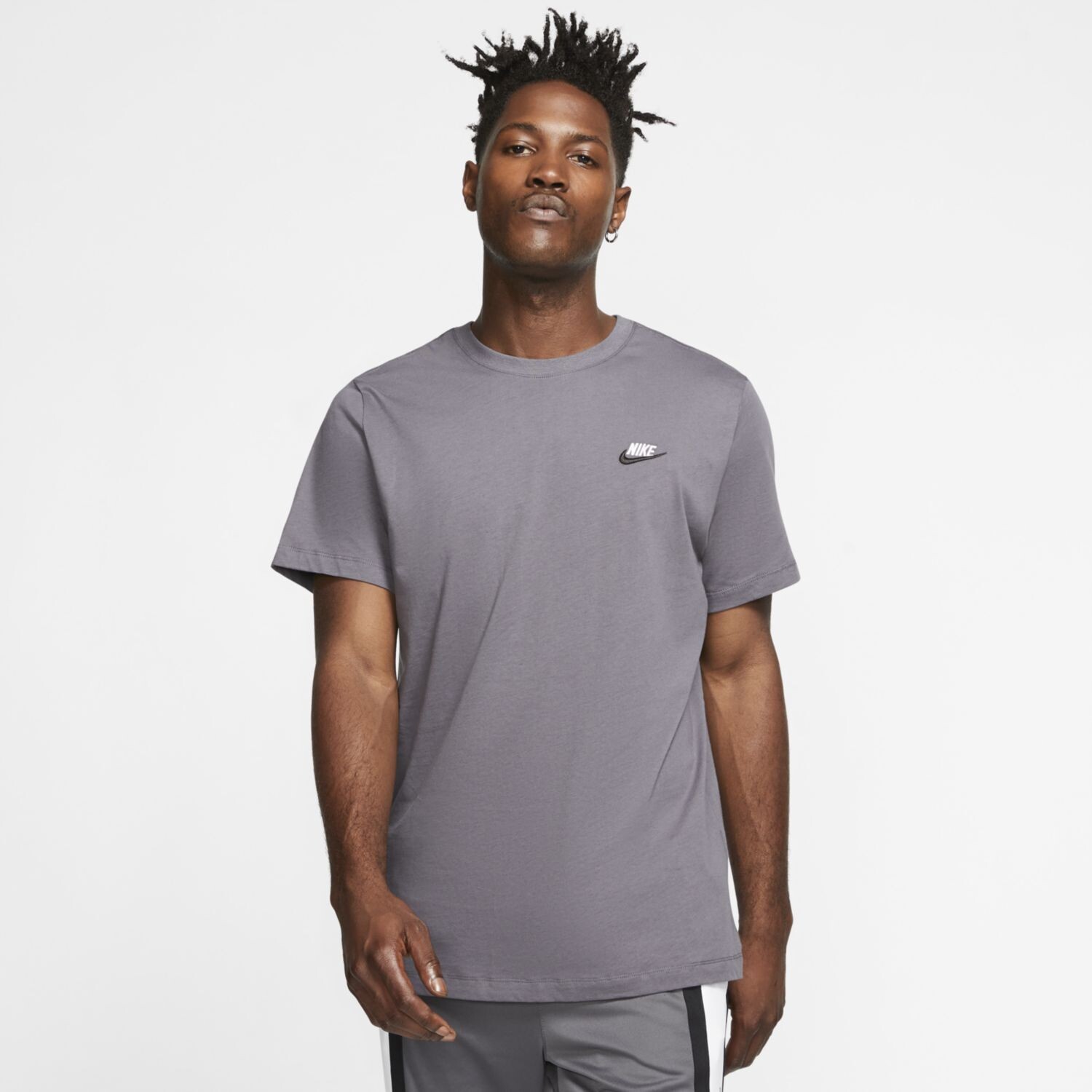 Мужская футболка Nike Sportswear Club — фото 3