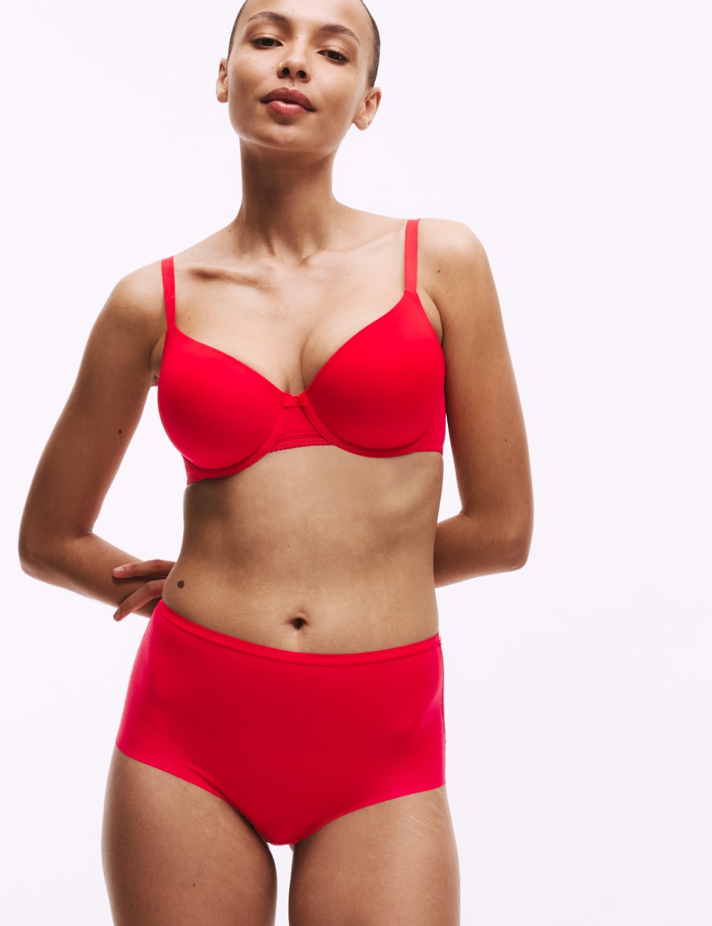 

Бюстгальтер-футболка Flexifit с полной чашкой и косточками AE Body by Marks & Spencer, красный