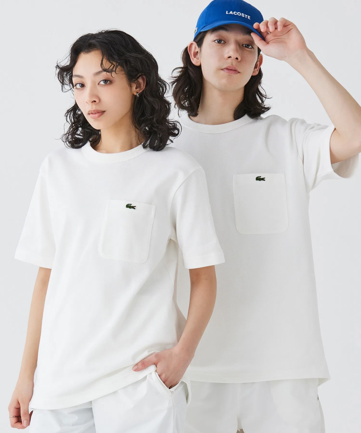 Унисекс футболка Lacoste из хлопка с карманом белая