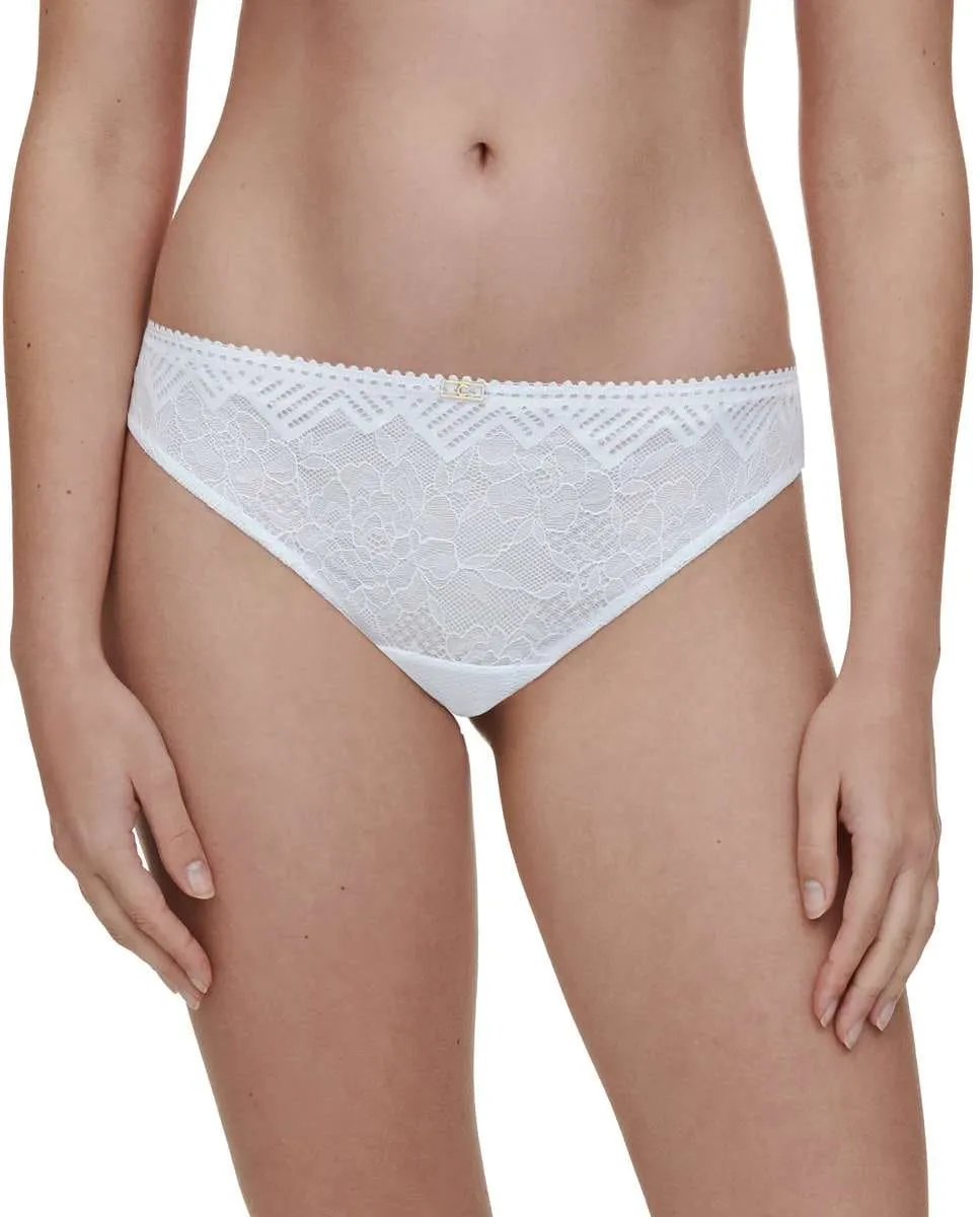 

Кружевные стринги Origins line Chantelle, белый