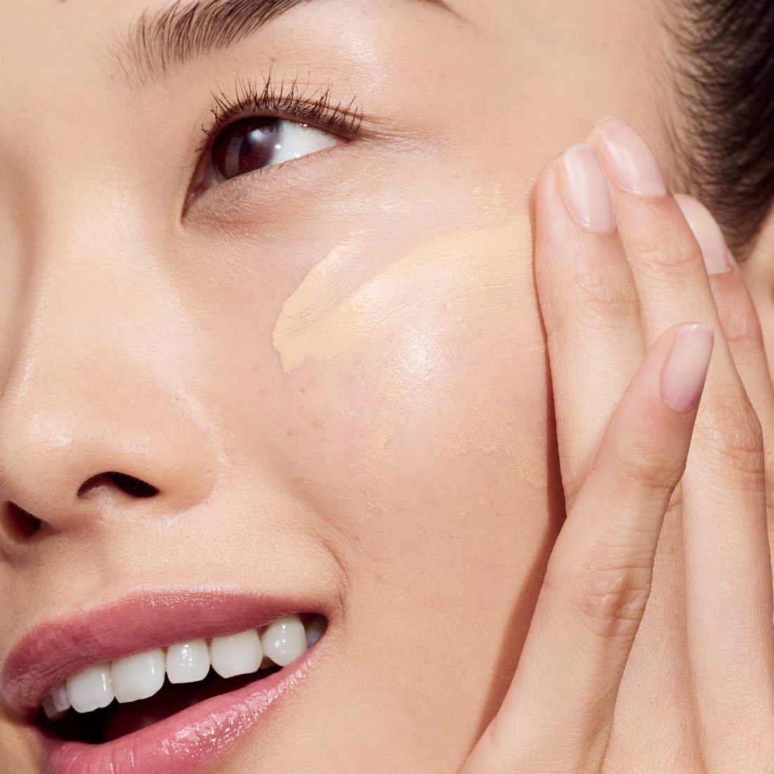 Крем для лица Clinique — Тональный Even better even better clinical vitamin makeup spf50 , light medium warm, 30 мл — фото 4
