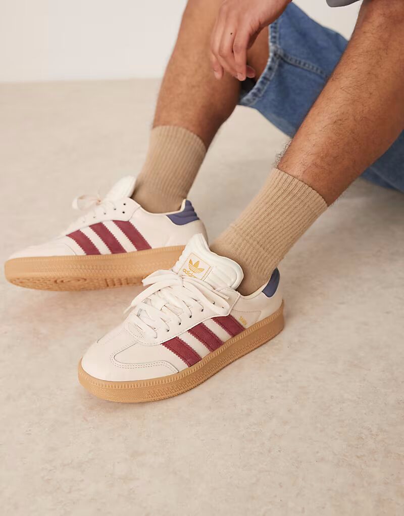 

Кроссовки Adidas Originals Samba XLG кремового и красного цвета