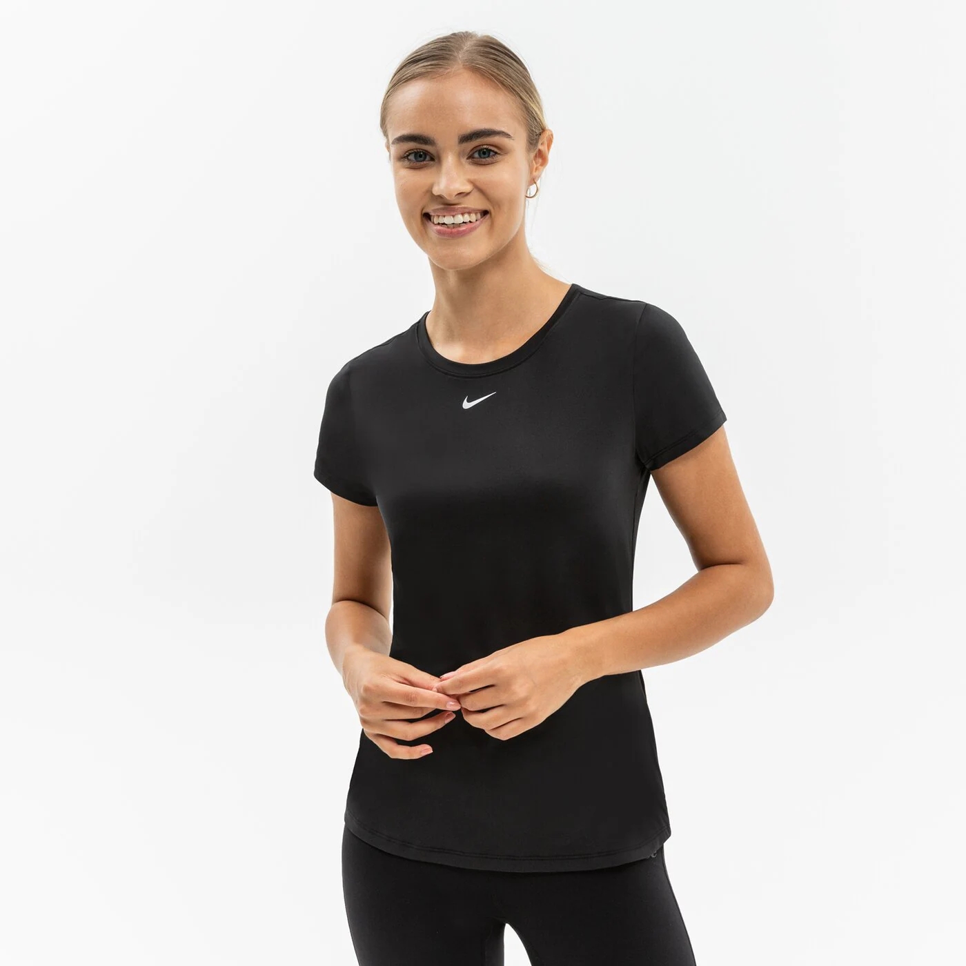 

Футболка Nike One Slim, черный