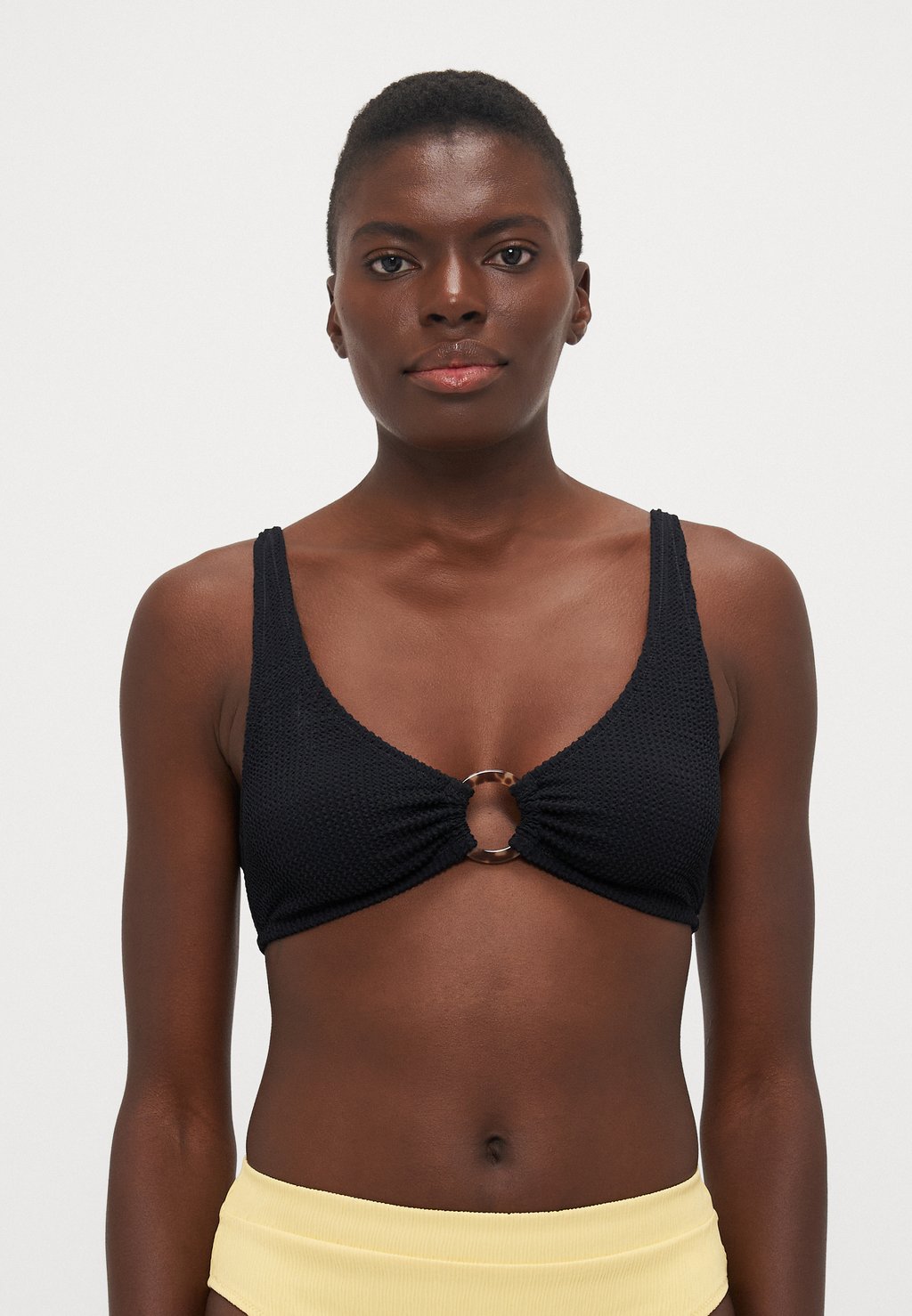 

Верх бикини SWIM BRA ADELE UNPADDED Lindex, черный