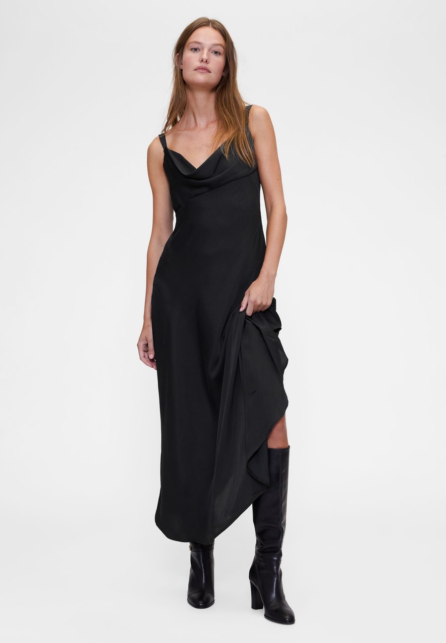

Платье GAP GAPSTUDIO SATIN SLIP MAXI DRESS, Black
