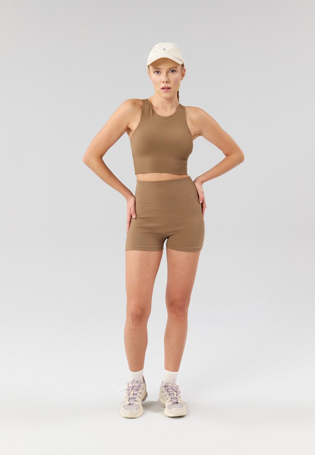 

Топ SEAMLESS Even&Odd, цвет light brown