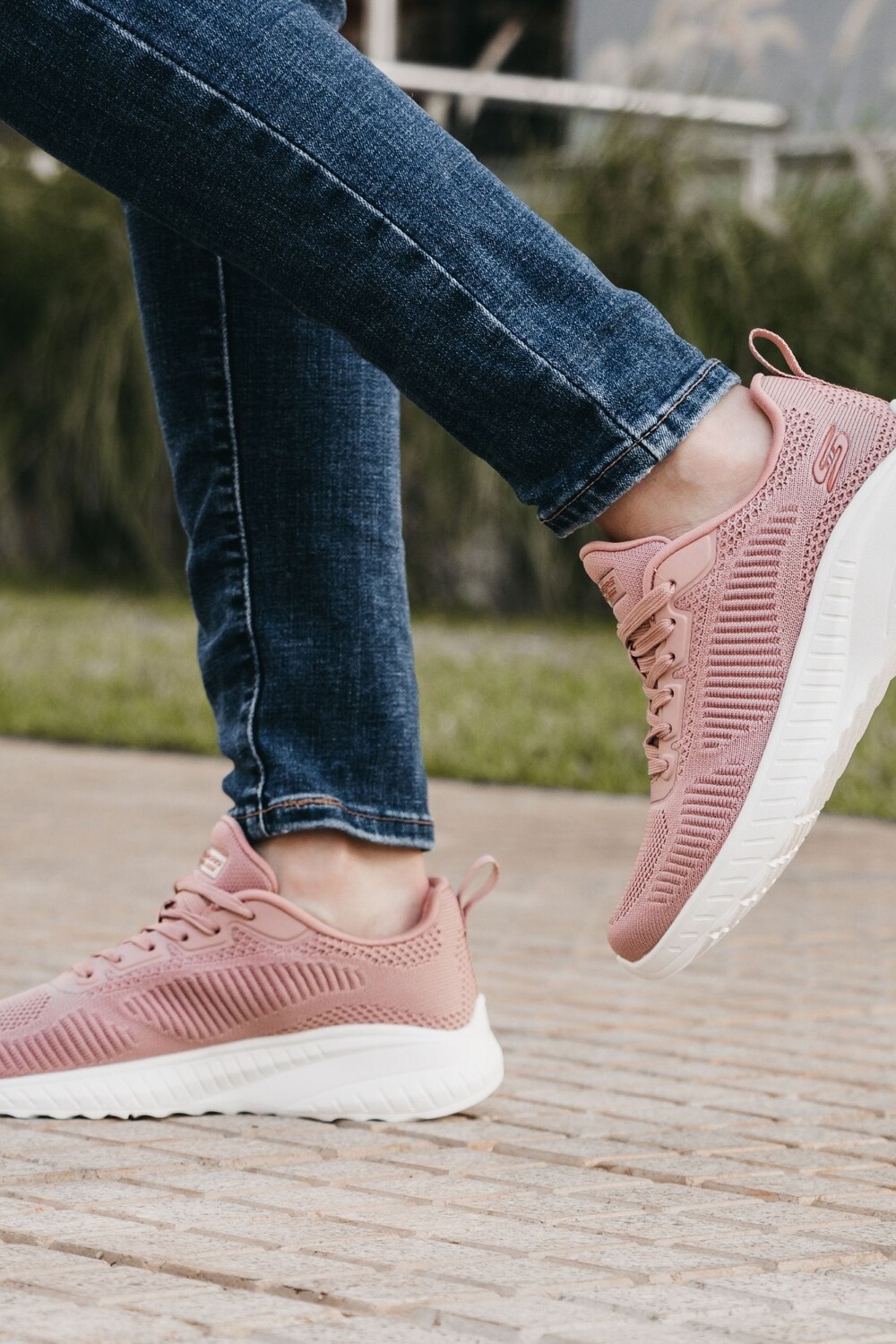 

Женский бобс-отряд хаоса бросает вызов спортивной обуви Skechers, розовый