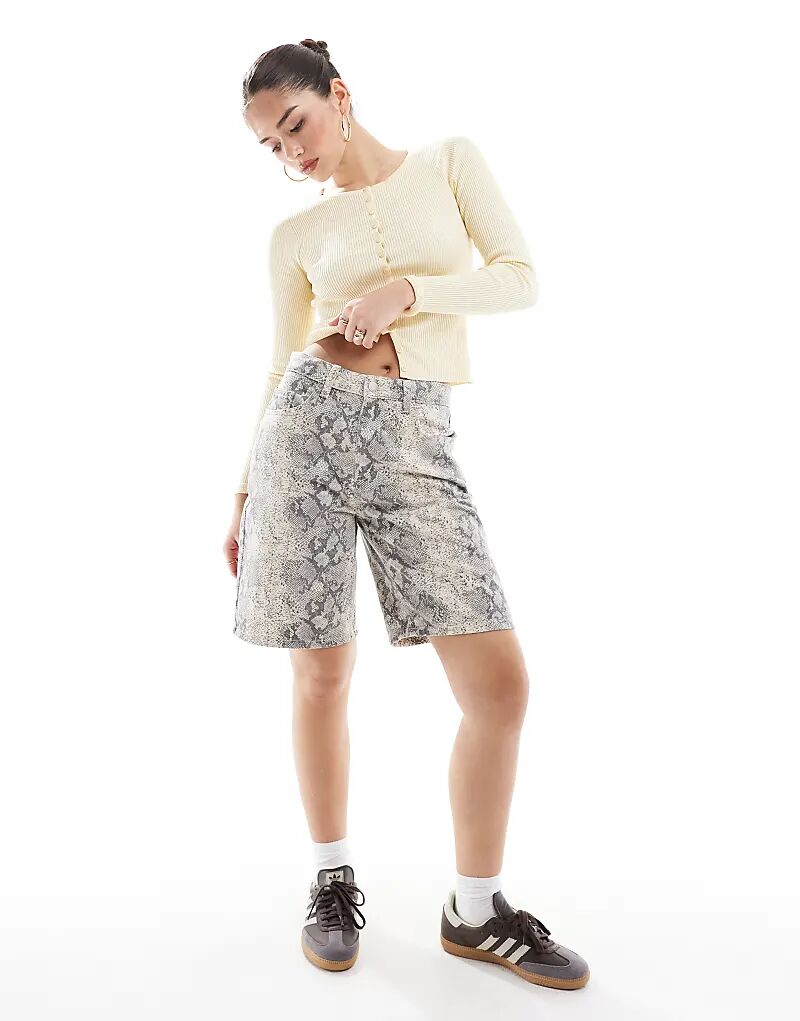 

Джинсовые шорты Cotton On Super baggy коричневого цвета