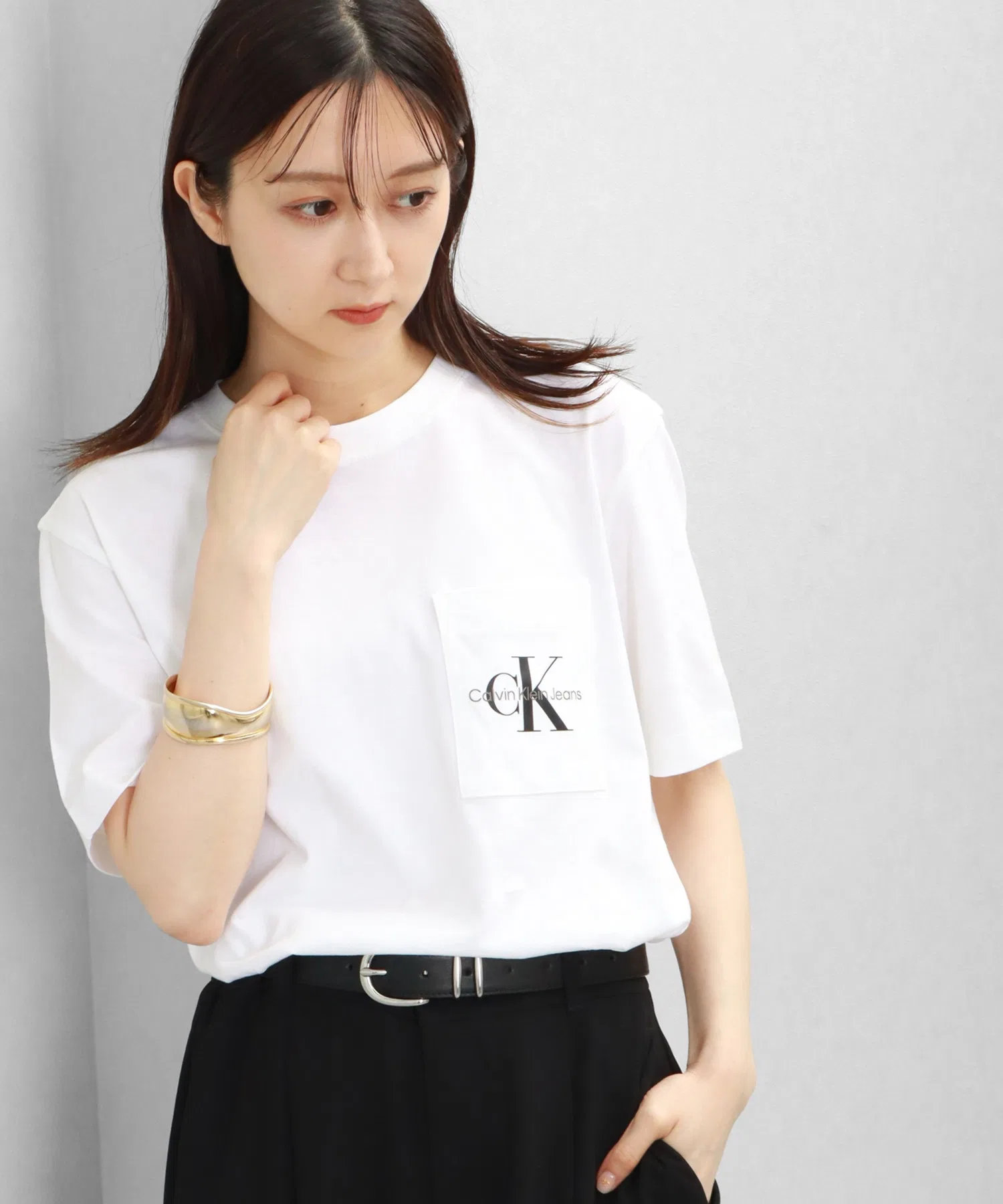 Мужская и женская футболка Calvin Klein с карманом и логотипом