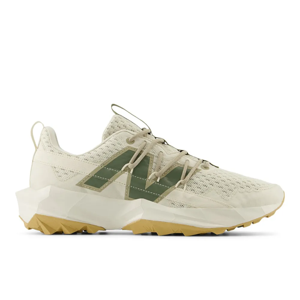 

Кроссовки New Balance Tektrel, бежевый